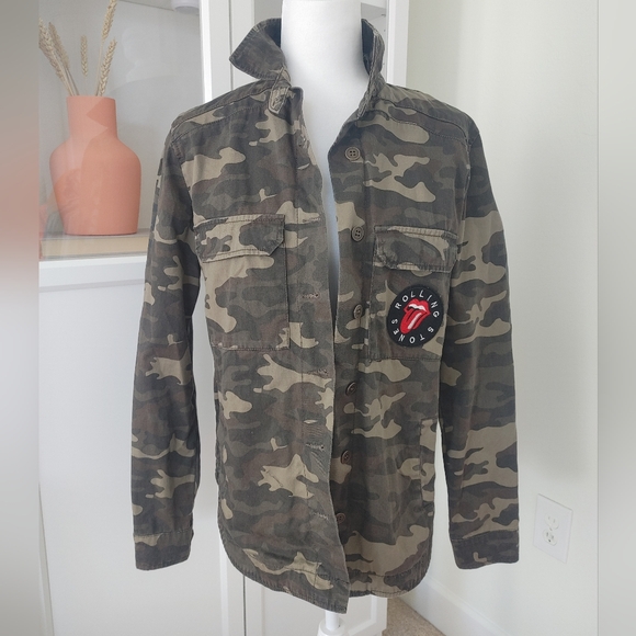 FOREVER21 Olive Jean Camouflage Rolling Stones Patch Utility Jacket - Picture 7 of 12